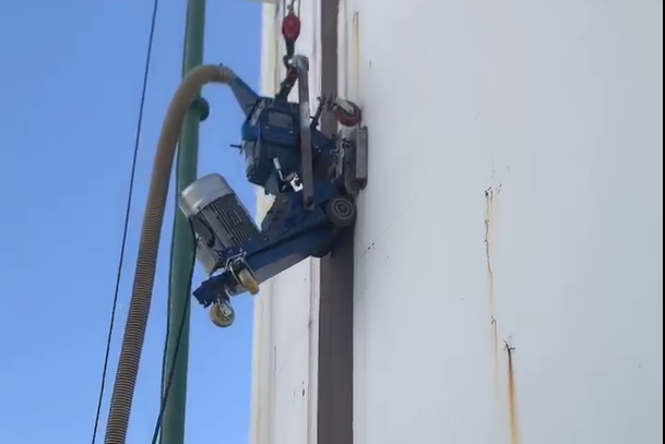 Vertical Mobile Shot Blaster For Oil Tank Outer Wall (图1)