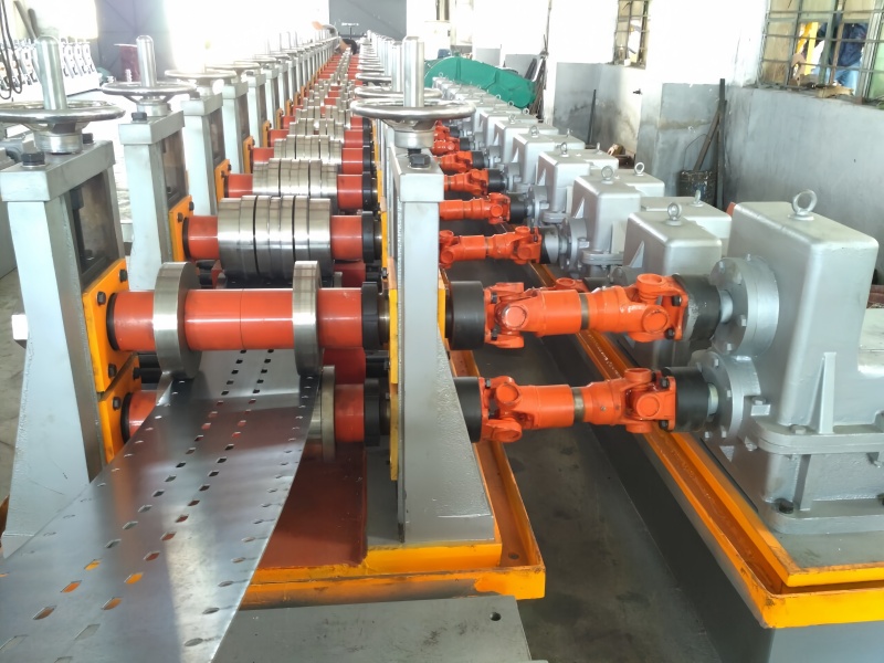 Upright Roll Forming Machine