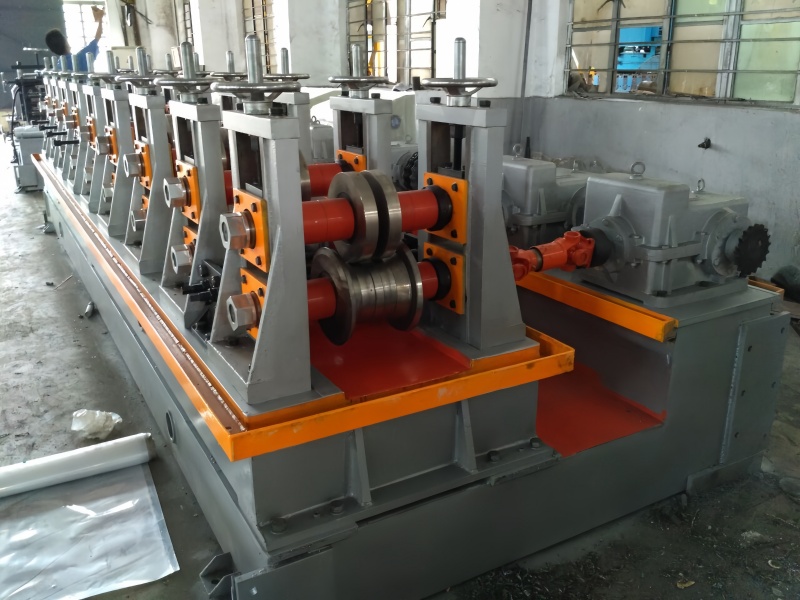 Upright Roll Forming Machine