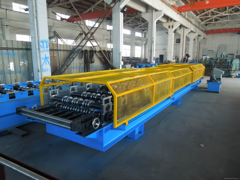 Polyurethane Sandwich Panel Profile Roll Forming Machine