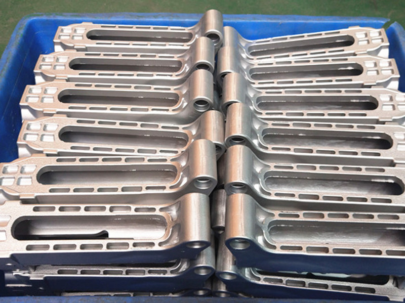 MIZHI double hook shot blasting machine to deburring of aluminum auto parts(图1)