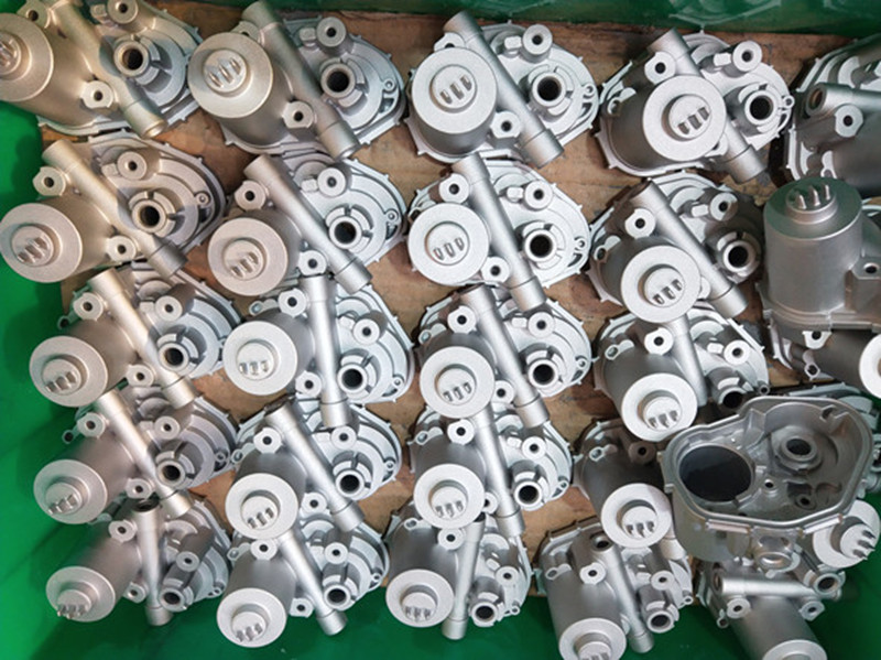 MIZHI double hook shot blasting machine to deburring of aluminum auto parts(图2)